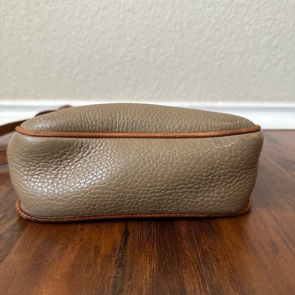 Vintage DOONEY & BOURKE Crossbody Bag Taupe USA MADE (L 8" x W 3" x H 9") - Picture 7 of 13